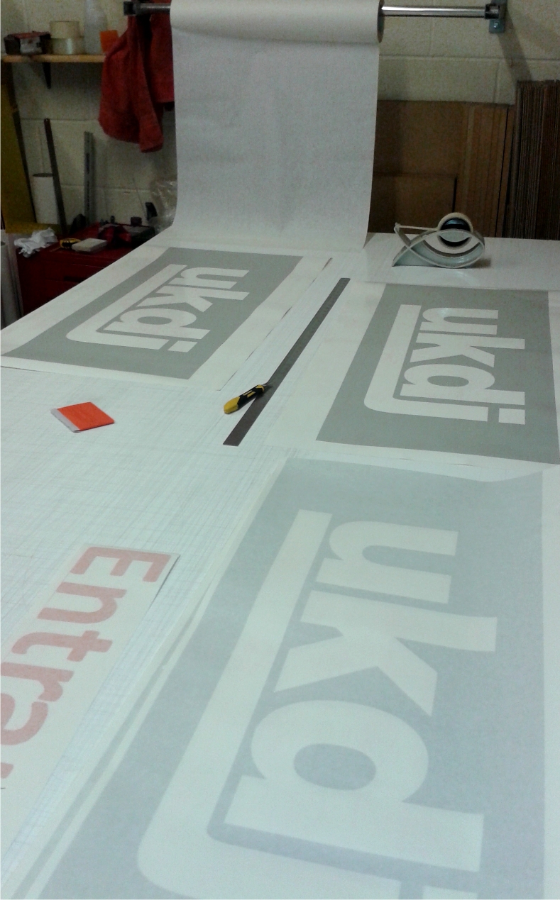 Preparing etched-effect vinyl graphics
