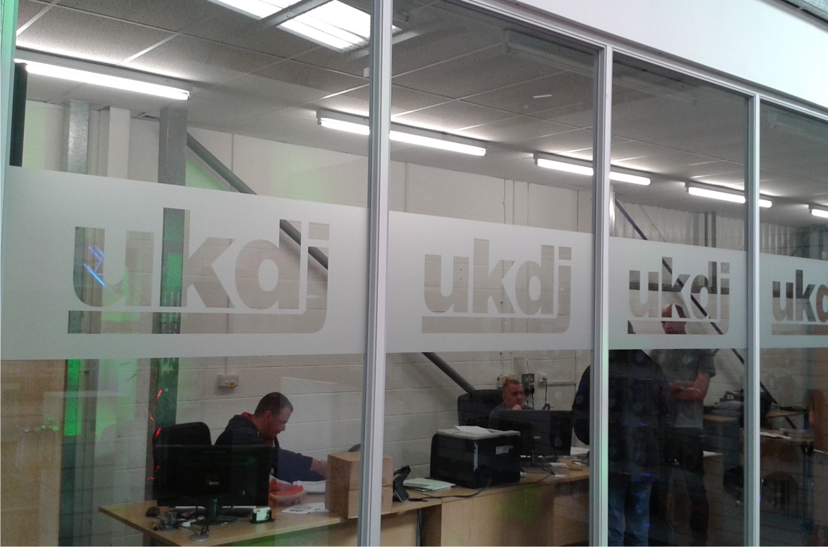 UK DJ etched effect on partitions
